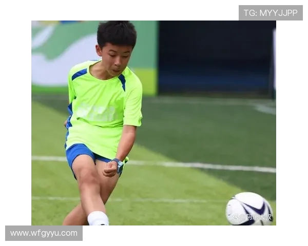 张丽独家分享足球心得与技巧助你提升球技与比赛表现