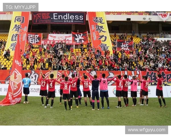 成都足球队运营革新探讨:如何提升球队竞争力与球迷体验