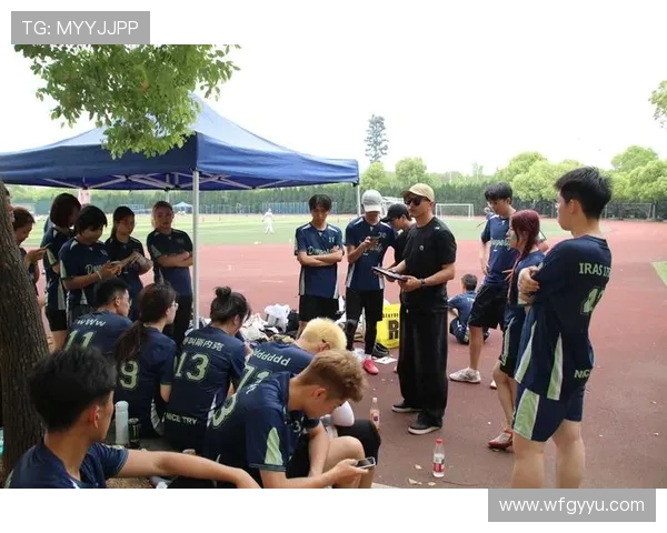 杭州飞盘队在攀岩联赛中的速度表现分析与点评