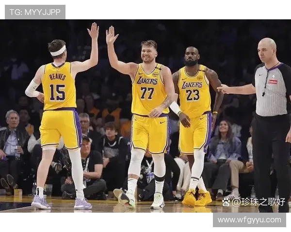 2012年洛杉矶湖人队与雷霆的激烈对决回顾与分析