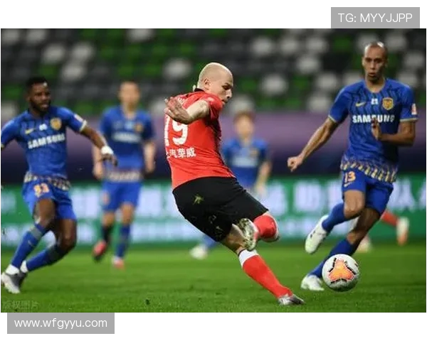 恒大与上港激情对决海报揭示两队巅峰对抗的精彩瞬间与赛场氛围